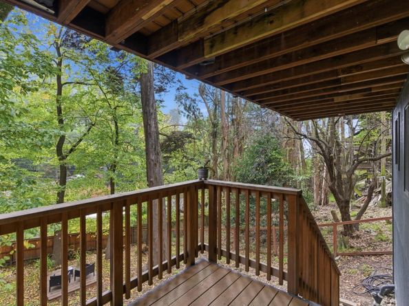 2343 Arrowhead Drive, Oakland CA 94611