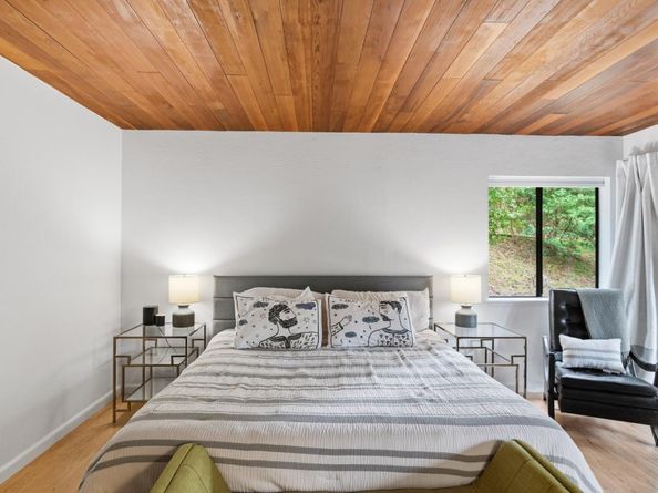 2343 Arrowhead Drive, Oakland CA 94611