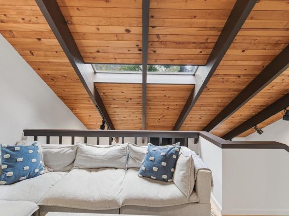 2343 Arrowhead Drive, Oakland CA 94611