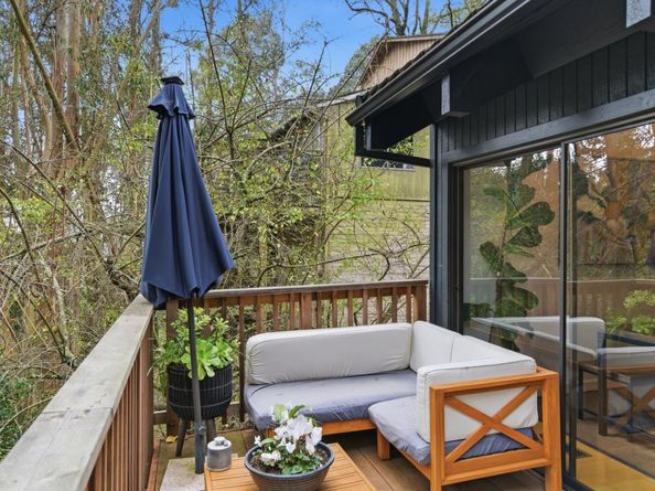 2343 Arrowhead Drive, Oakland CA 94611