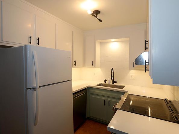 1124 Hollywood Avenue 3, Oakland CA 94602