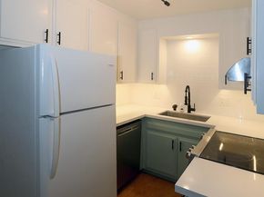 1124 Hollywood Avenue 3, Oakland CA 94602