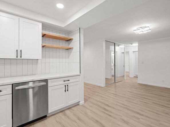 1033 Crestview Drive 207, Mountain View CA 94040