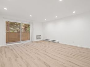 1033 Crestview Drive 207, Mountain View CA 94040