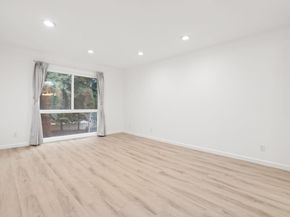 1033 Crestview Drive 207, Mountain View CA 94040