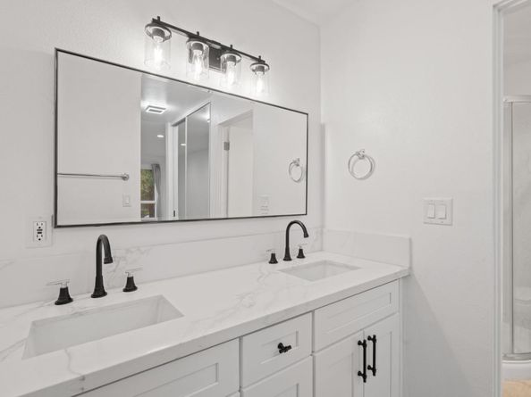 1033 Crestview Drive 207, Mountain View CA 94040