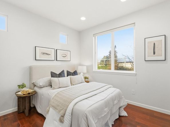 203 Peppermint Tree Terrace 8, Sunnyvale CA 94086