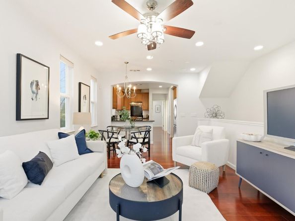203 Peppermint Tree Terrace 8, Sunnyvale CA 94086