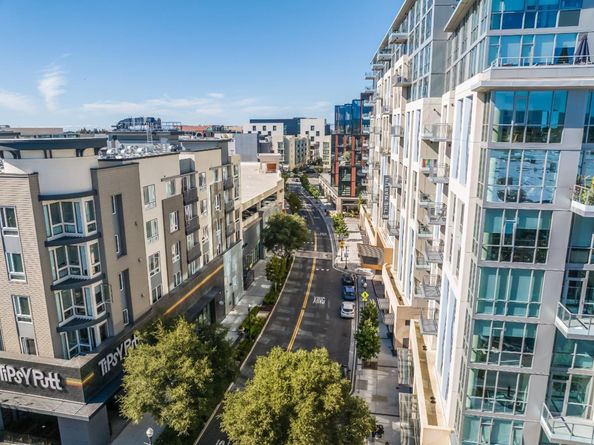 203 Peppermint Tree Terrace 8, Sunnyvale CA 94086