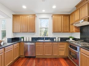 203 Peppermint Tree Terrace 8, Sunnyvale CA 94086