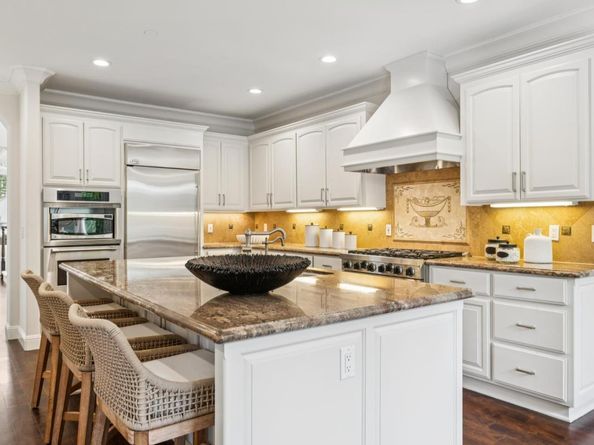 2138 Avy Avenue, Menlo Park CA 94025