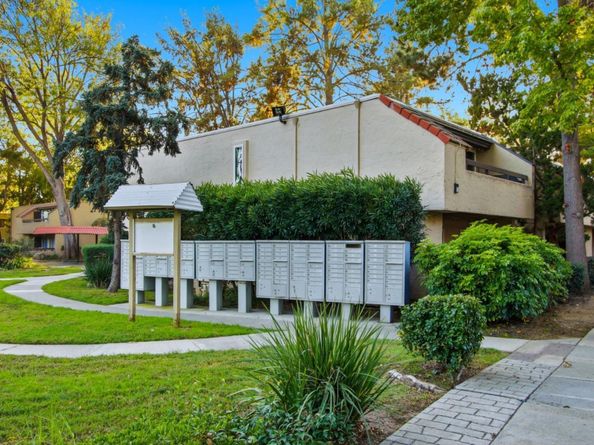 305 Tradewinds Drive 5, San Jose CA 95123