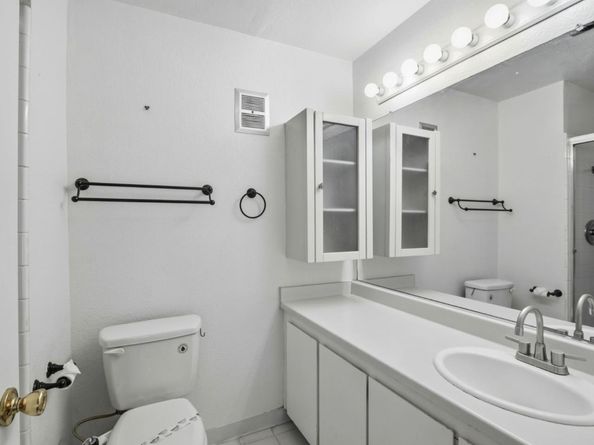 305 Tradewinds Drive 5, San Jose CA 95123