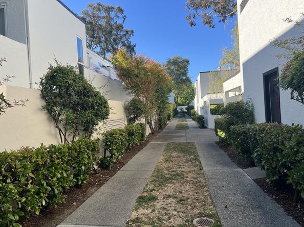 1919 Alameda De Las Pulgas 26, San Mateo CA 94403