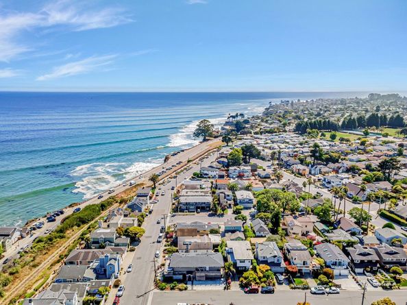 5080 Garnet Street, Capitola CA 95010