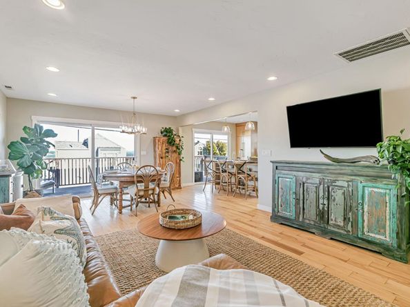 5080 Garnet Street, Capitola CA 95010