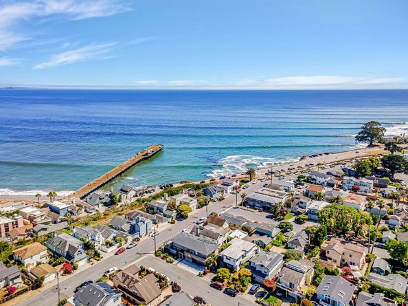 5080 Garnet Street, Capitola CA 95010