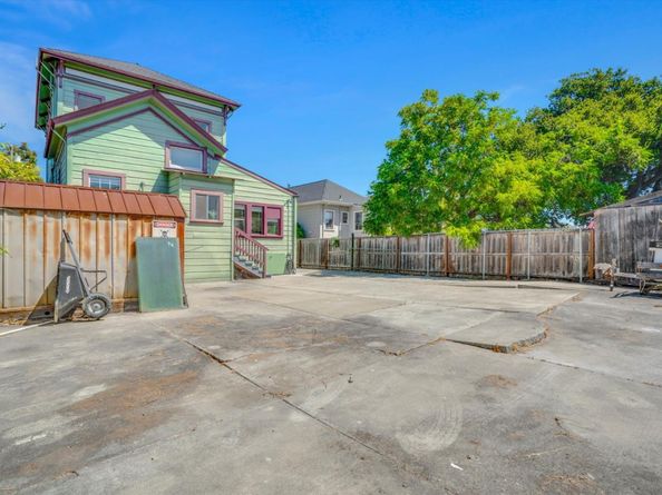 2310 Pacific Avenue, Alameda CA 94501