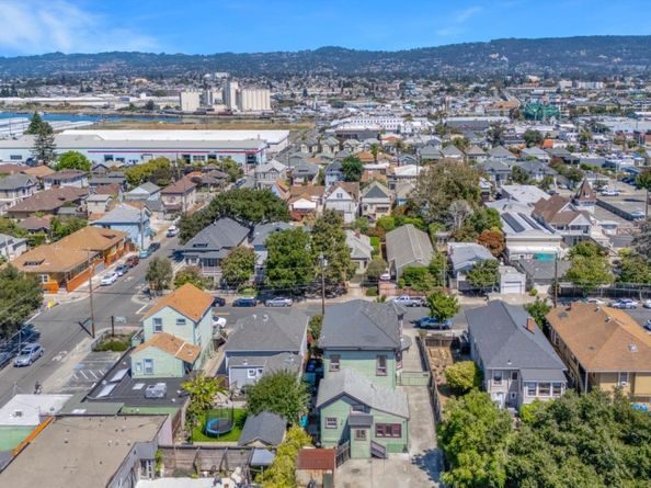 2310 Pacific Avenue, Alameda CA 94501