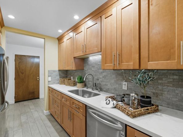 2000 Rock Street 7, Mountain View CA 94043