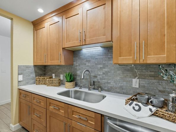 2000 Rock Street 7, Mountain View CA 94043