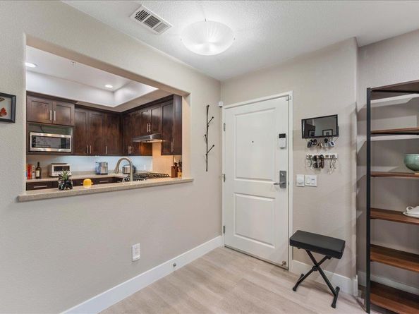 912 Campisi Way 115, Campbell CA 95008