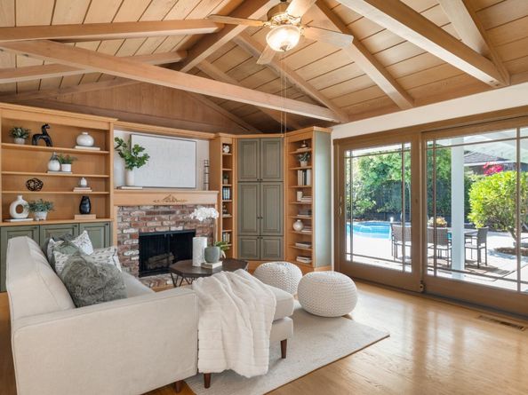 822 Amber Lane, Los Altos CA 94024