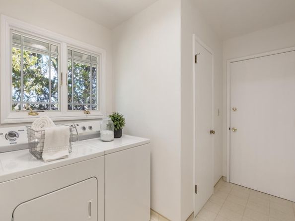 822 Amber Lane, Los Altos CA 94024