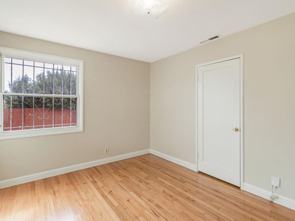 454 Daisy Ln, East Palo Alto CA 94303