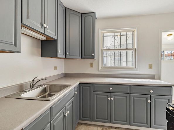 454 Daisy Ln, East Palo Alto CA 94303