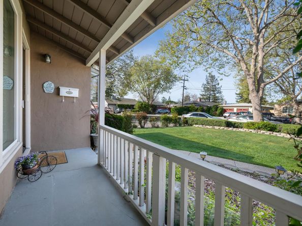 18 Yarnall Place, Redwood City CA 94063