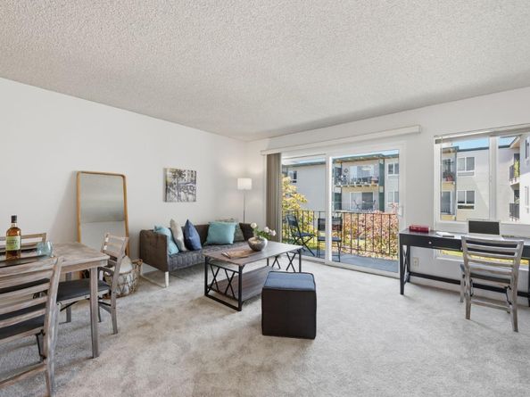 930 Peninsula Avenue 306, San Mateo CA 94401