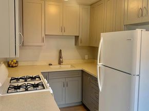 885 Laurel Avenue, Belmont CA 94002