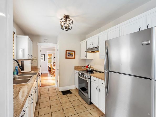 2452 Humboldt Avenue, Oakland CA 94601