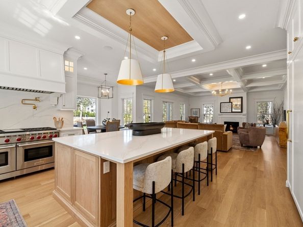 1 Tuttle Lane, Lynnfield MA 01940