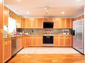 84 Kim Ter 84, Stoughton MA 02072