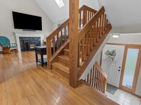 16 Flint Pond Rd, Worcester MA 01604