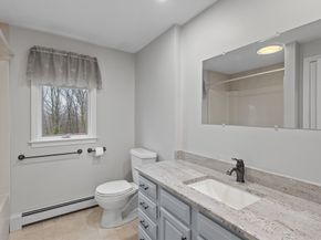 16 Flint Pond Rd, Worcester MA 01604
