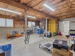 16 Flint Pond Rd, Worcester MA 01604