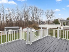 16 Flint Pond Rd, Worcester MA 01604
