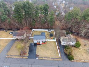 13 Brookside Dr, Billerica MA 01821
