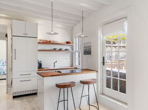 5 West Hill Place D, Boston MA 02114
