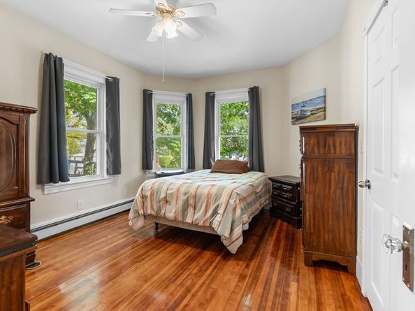 59 Webber St, Leominster MA 01453