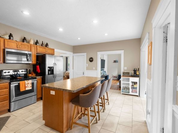59 Webber St, Leominster MA 01453