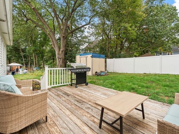 59 Webber St, Leominster MA 01453