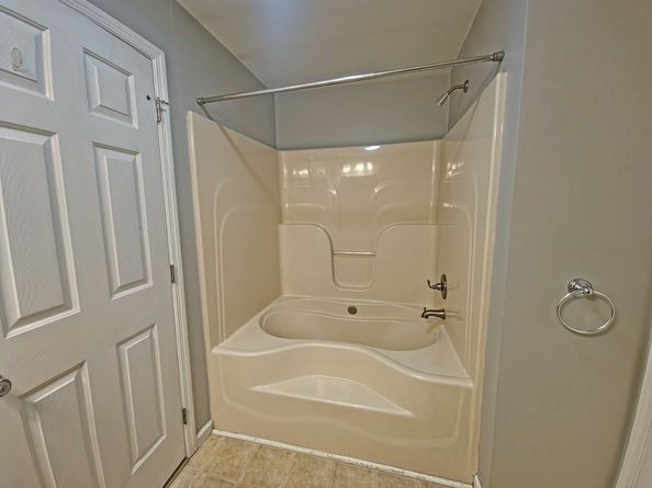 28 Brooks St, Worcester MA 01606