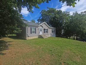 28 Brooks St, Worcester MA 01606