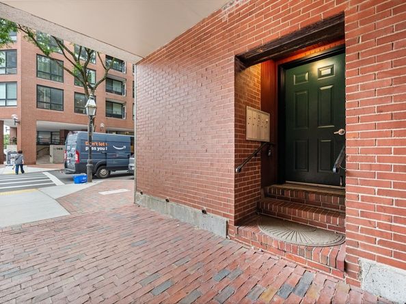 170 Commercial St 4, Boston MA 02109