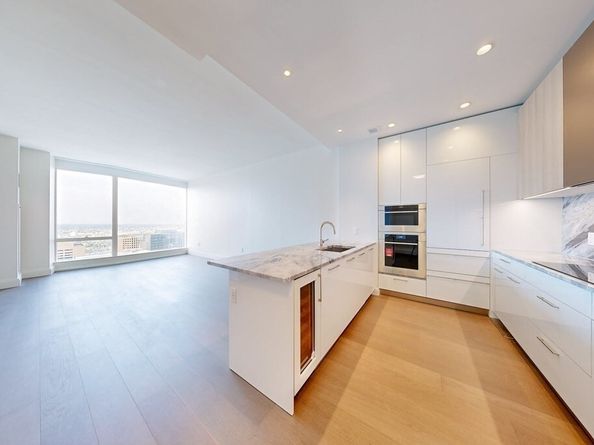 240 Devonshire Street 5214, Boston MA 02110