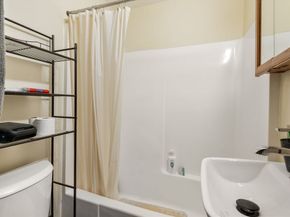624 Boston Post Rd E 7, Marlborough MA 01752